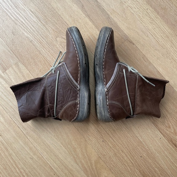 Bernie Mev. Brown Leather Hanzel Ankle Booties Size 38 EUC - Picture 7 of 12